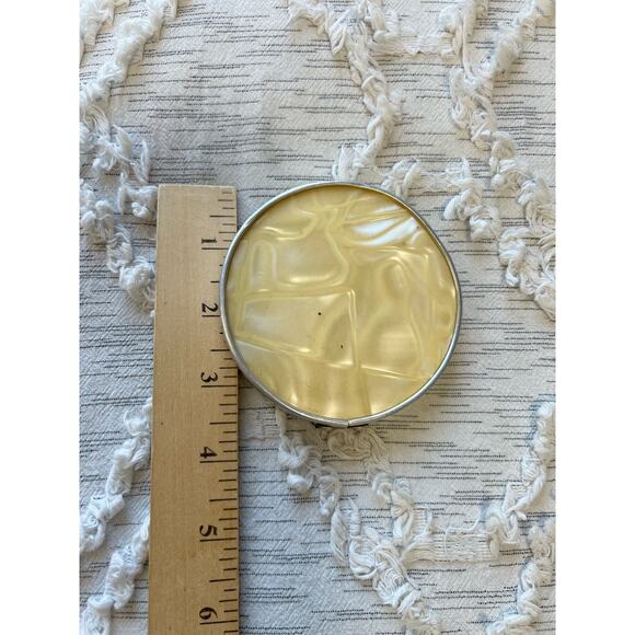 Japan Vtg Faux Mother of Pearl Abalone  Brass Collapsible Compact Make Up Mirror - Picture 2 of 6